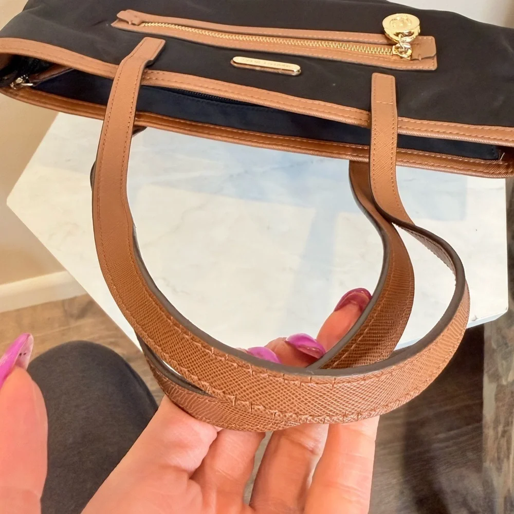 🔥Michael Kors Classic Black and Tan Tote Bag EUC🔥